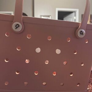 Bogg bagg never been used